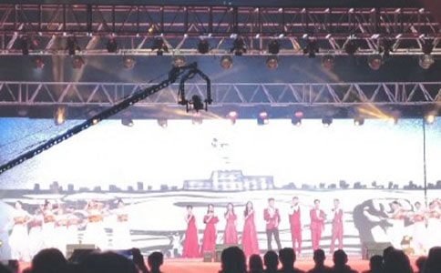 �y����������