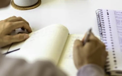 《活著》讀后感:活著,笑對苦難