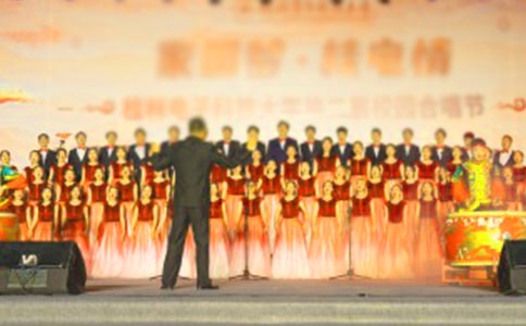 �W(xu��)У�ϳ���ِ����