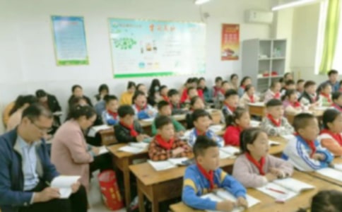 ��8��9���J(r��n)�R���Ľ̌W(xu��)��˼