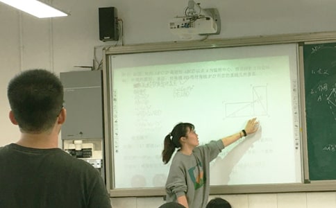 ���w�׺ν̌W(xu��)��˼��ƪ