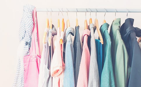 幼兒小班社會教案《我會穿衣服》(精選10篇)